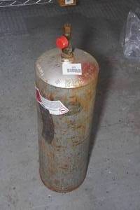 lot 425 image: Acetylene Tank - Full
