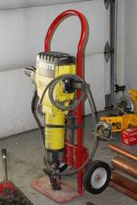 lot 4 image: Bosch Brute 11304 Jackhammer with Cart and Bit