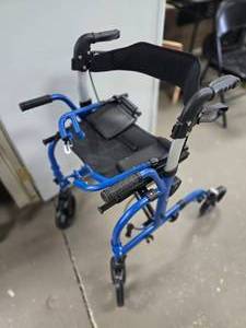 lot 54 image: New 2-in-1 Rollator Walker