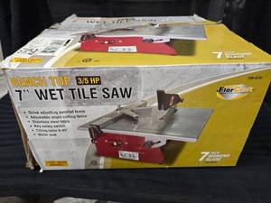 lot 82 image: Florcraft 7 Bench Top Wet Tile Saw