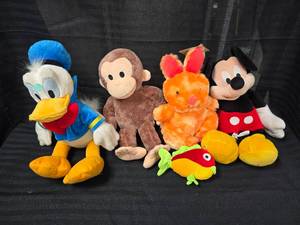 lot 99 image: Misc. Stuffed Animals
