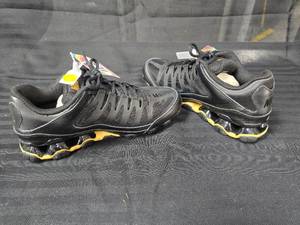 lot 130 image: New Pair of Nike Reax 8 TR Mens Training Shoes Size 7 12