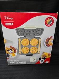 lot 171 image: Disney No Drip Waffle Maker