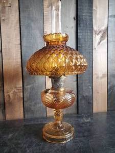 lot 2 image: 1940s Model B Washington Drake Aladdin Lamp with Shade