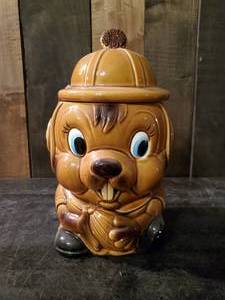 lot 59 image: Wonderful Mid Modern Beaver Cookie Jar Super Cute