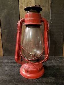 lot 62 image: Vintage Winged Wheel Barn Lantern 12 Tall