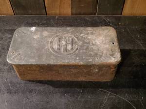 lot 67 image: 1920s Antique International Harvester Tractor Toolbox