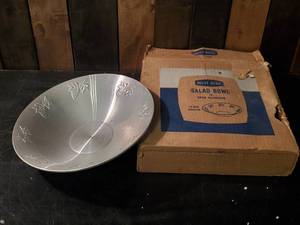lot 74 image: Vintage Mid Modern Spun Alluminum West Bend Salad Bowl In Box