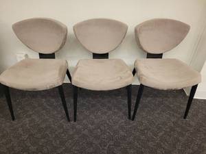 lot 43 image: A set of 3 Bliss Dining Chairs by Elite Modern Furniture.