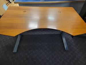 lot 52 image: Executive Office Desk Table.