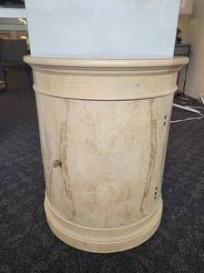 lot 94 image: A Henredon Burl Drum Table.