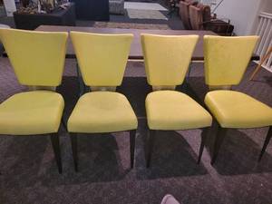 lot 113 image: A set of 4 Monroe Dining Chairs by Elite Manufacturing.