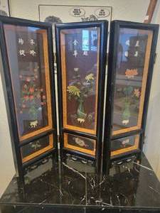 lot 149 image: An Oriental Table Top 3 Panel Glass Front Jade Folding Screen.