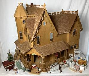 lot 18 image: GreenLeaf Doll House from Kit - Victorian Handmade Doll House with Furnishings