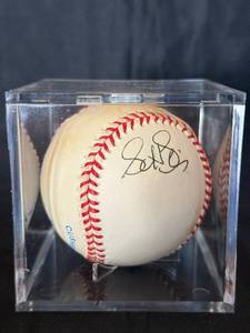lot 72 image: Minnesota Twins Scott Leius #31 Autographed Baseball