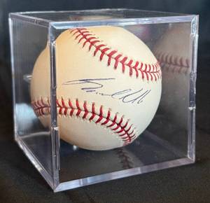 lot 80 image: Minnesota Twins #22 Brad Radke 2003 Autographed Baseball