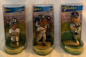 lot 98 image: Minnesota Twins Bobblehead Dolls of Torii Hunter, Eddie Guardado and Jacque Jones - Bobble Dobbles