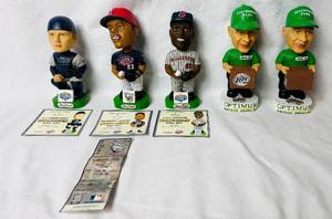 lot 115 image: 2003 Minnesota Twins Bobbleheads - Torii Hunter, Shannon Stewart, A.J. Pierzynski and Wally the Beer Man(2)