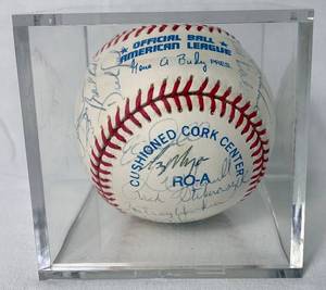lot 93 image: Minnesota Twins Autographed Team Ball - 30 Signatures