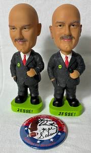 lot 136 image: Jesse Ventura Bobbleheads and Reform Party Super Bowl Bash 1999 Autographed Button