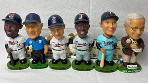 lot 135 image: Minnesota Twins 2000 Bobbleheads - set of 6
