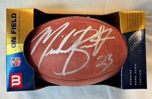 lot 149 image: MN Vikings Michael Bennett #22 Autographed Football