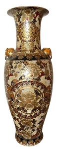 lot 16 image: Large Chinese Porcelain Vase with Gold Floral Motifs & Ornate Border