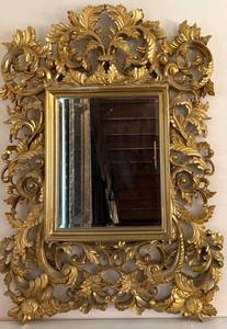 lot 14 image: Ornate Gold Gilded Leaf Motif Wall Mirror