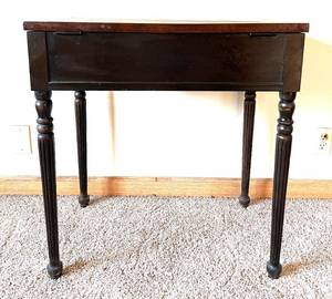 lot 49 image: Vintage Lift-Top Storage Table & Four Turned Legs