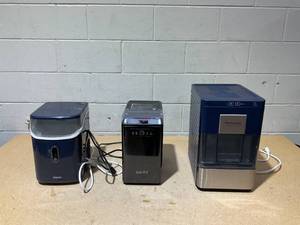 lot 202 image: LOT OF 3 Ice Maker Machines