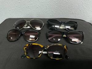 lot 158 image: LOT OF 5 Flower Sunglasses