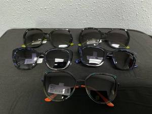 lot 160 image: LOT of 5 Christian Siriano Sunglasses
