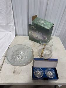 lot 0240 image: Assorted Glassware Set