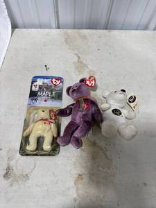 lot 0249 image: Assorted Collectible Teddy Bears