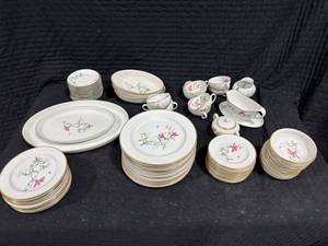 lot 0280 image: Floral Gold-Trim Dishware Set