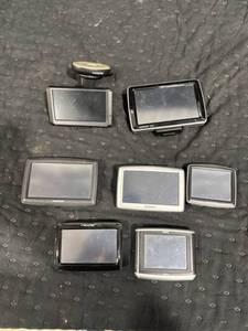 lot 0299 image: Assorted GPS Navigation Devices
