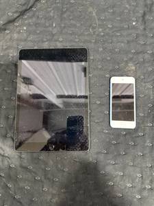 lot 0300 image: iPad and iPod Touch