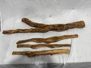 lot 0346 image: Cholla Wood Decor