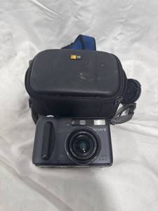 lot 0356 image: Sony Cyber-shot Camera with Case