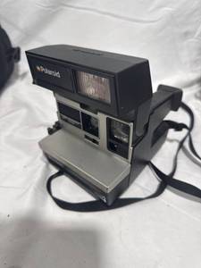 lot 0360 image: Polaroid Instant Camera