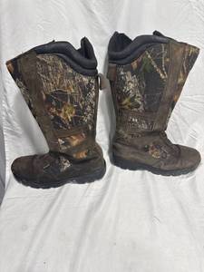 lot 0363 image: Camouflage Insulated Hunting Boots
