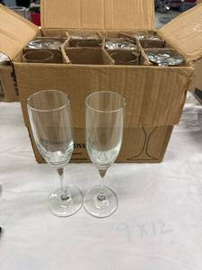 lot 0400 image: Box of Champagne Flutes