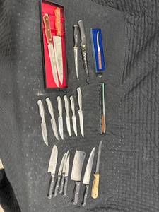 lot 0414 image: Assorted Kitchen Knives Collection