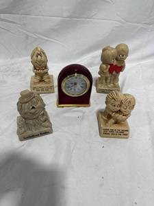 lot 0430 image: HumorousRomantic Figurine Collection