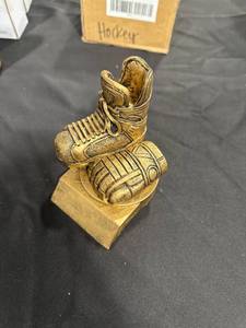 lot 0463 image: Golden Hockey Skate Trophy