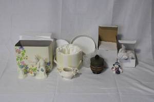 lot 9 image: Porcelain Collectibles and Decor Assortment Including Snowbunni Figurine
