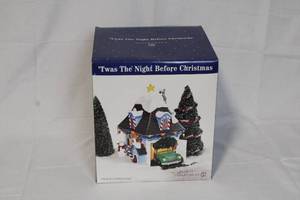 lot 79 image: Department 56 Twas The Night Before Christmas Lit Such A Clatter Garage Village Piece