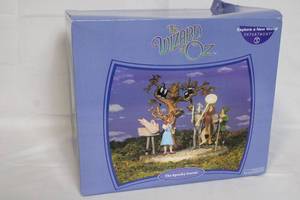 lot 105 image: The Wizard of Oz The Spooky Forest Department 56 Collectible Figurine in Box