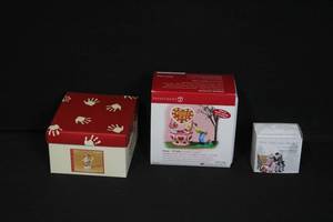 lot 110 image: Set of 3 Department 56 Collectible Figurines with Boxes