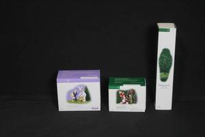 lot 166 image: Department 56 Village Accessories and Figurines Lot in Original Boxes